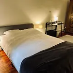 Grande Chambre Au Bord Du Lac