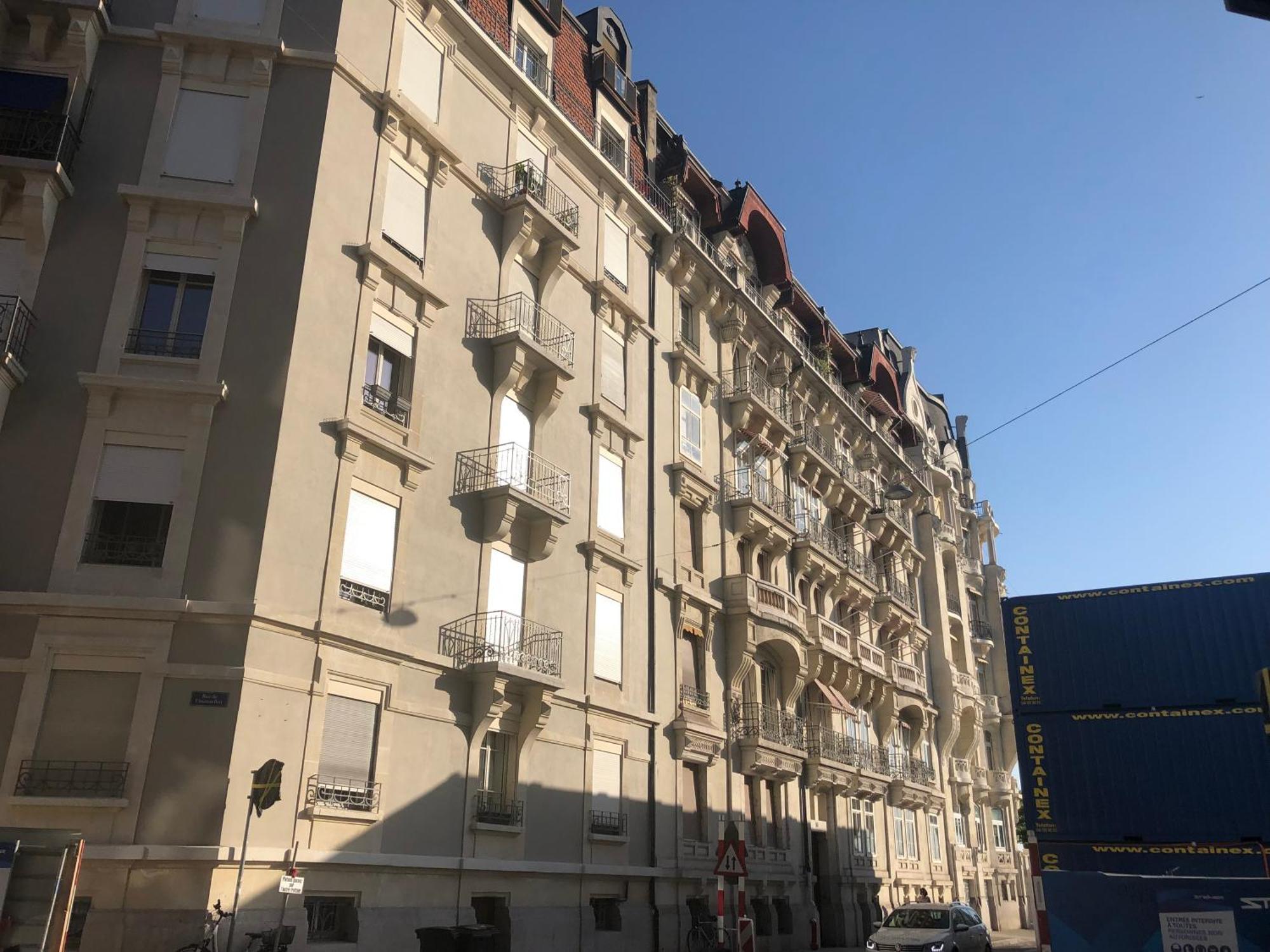 Grande Au Bord Du * Ginebra