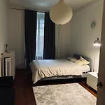 Grande chambre au bord du lac